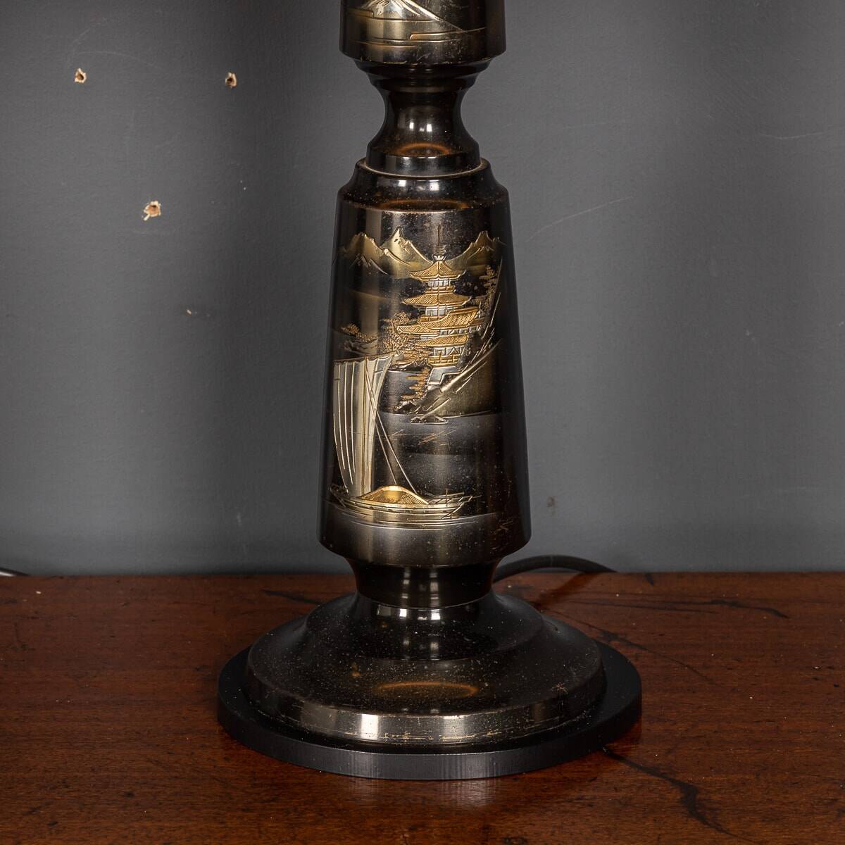 Mid 20thc japanese pair of lacquered table lamps c.1960