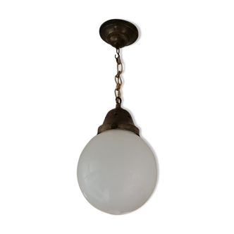 Suspension laiton et opaline début XXème