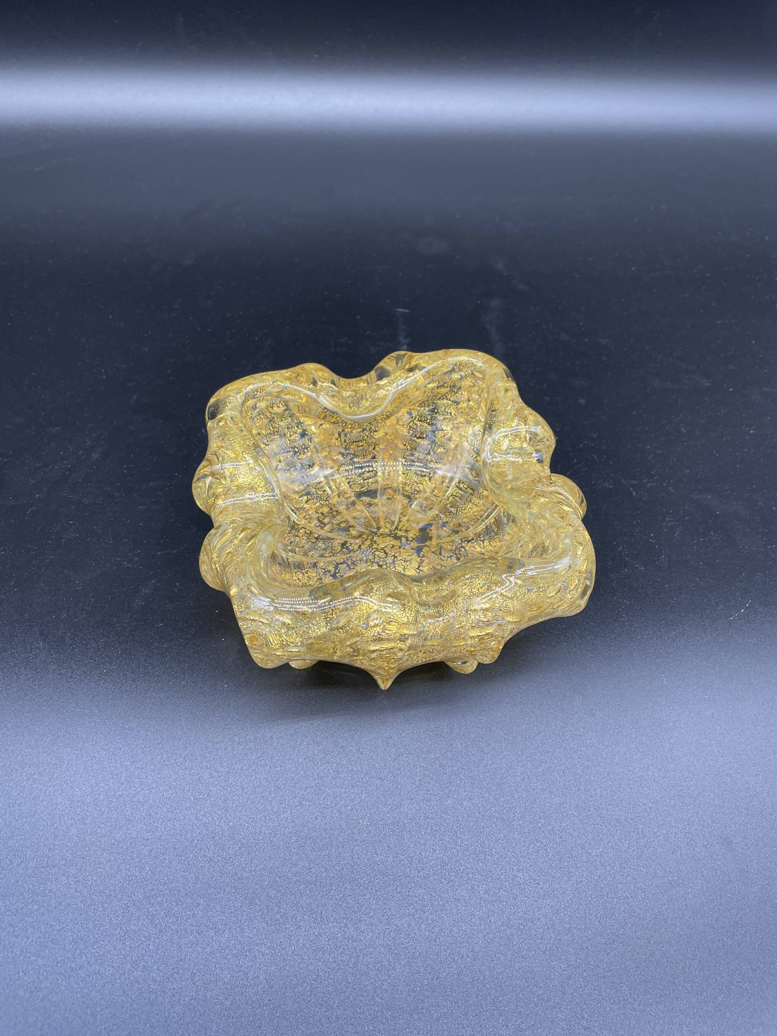 Empty pocket, Murano, Archimedes Seguso, yellow, gold, bubbled, stylized flower-forming, blown glass, Italy