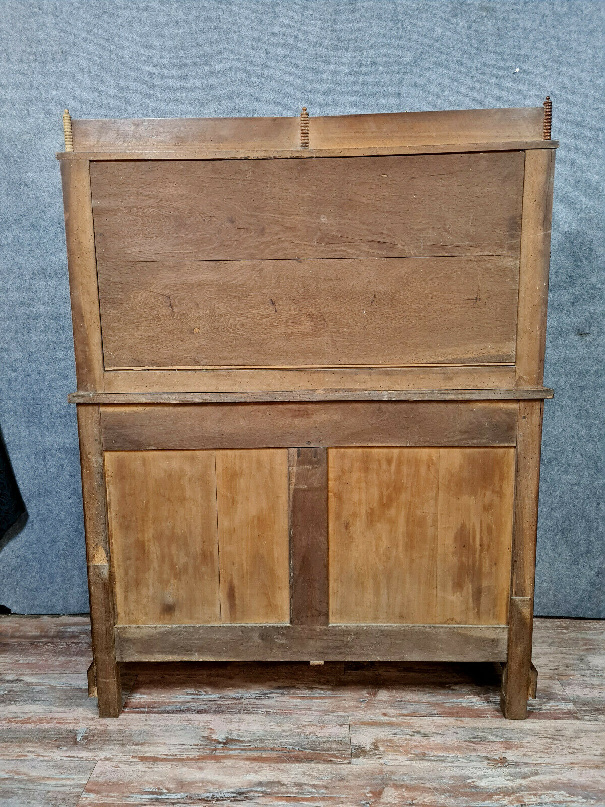 Vaisselier called Saint Hubert time Napoleon III in walnut bramble