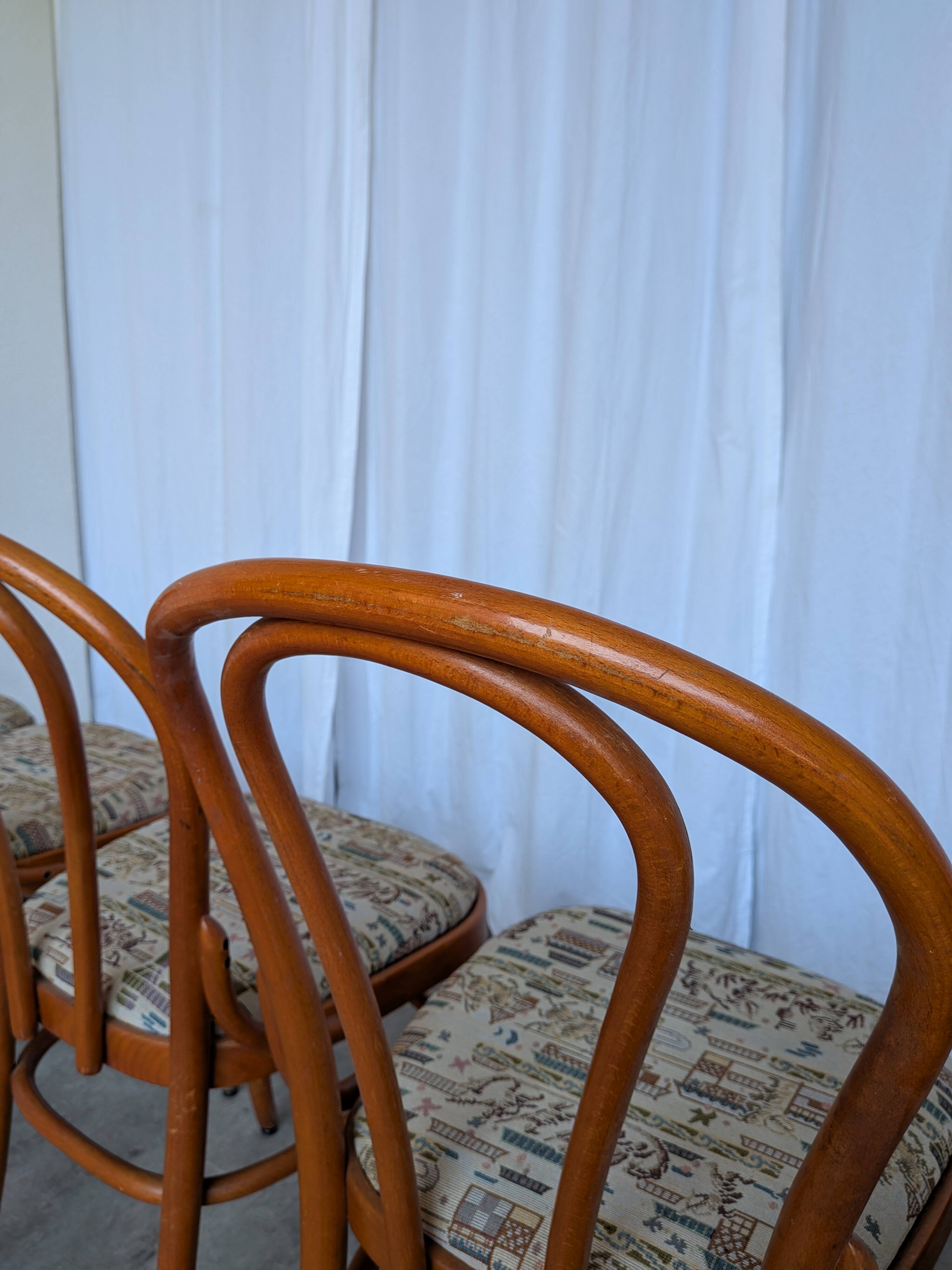 Ensemble de 6 chaises de salle à manger Thonet en bois courbé avec assise en tissu / Années 1970 Mid-Century Bistr