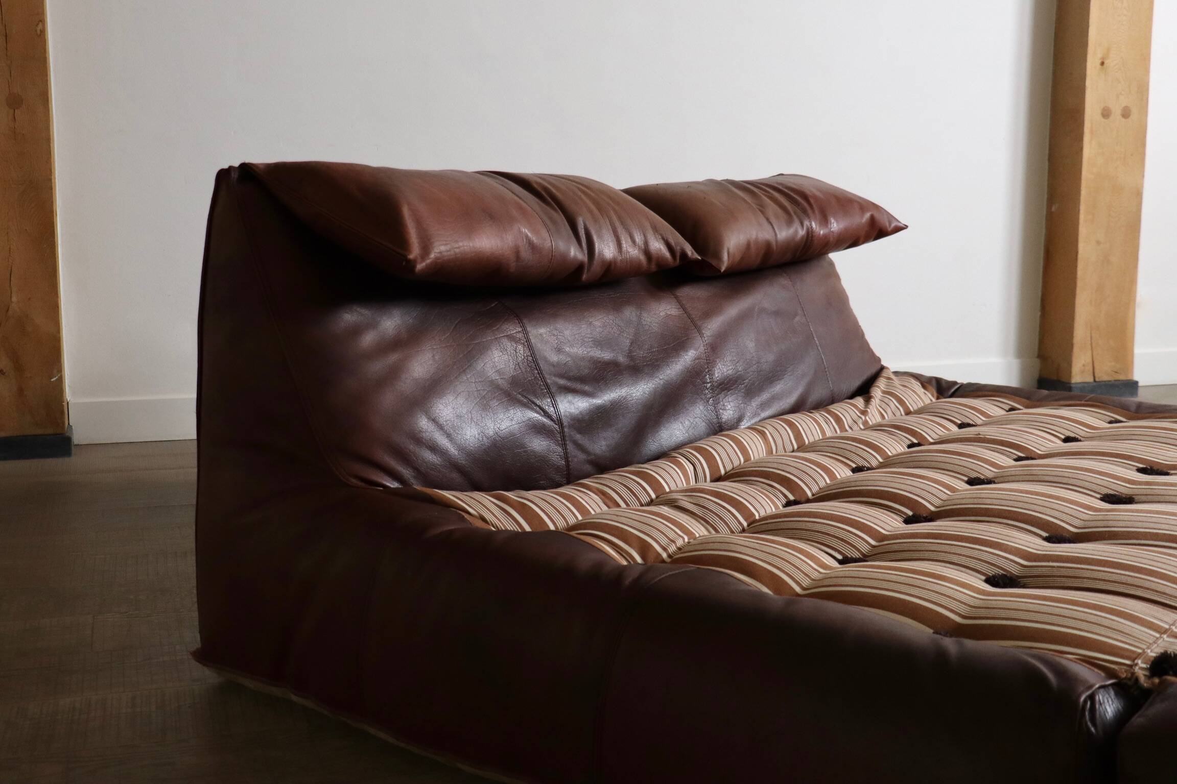 Le Bambole Bed In Buffalo Leather By Mario Bellini For B&B Italia, 1970s
