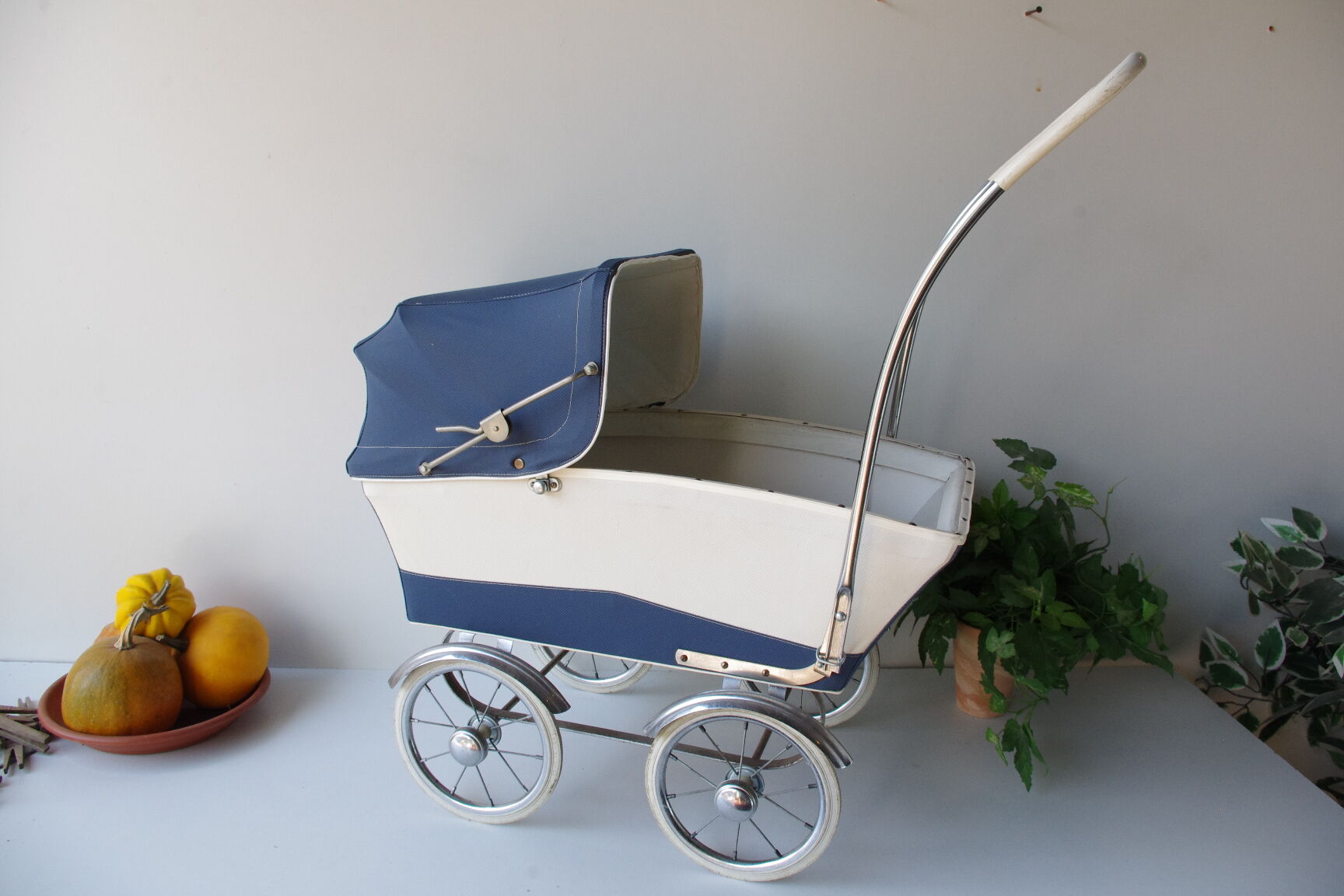 Children's stroller of the 60s