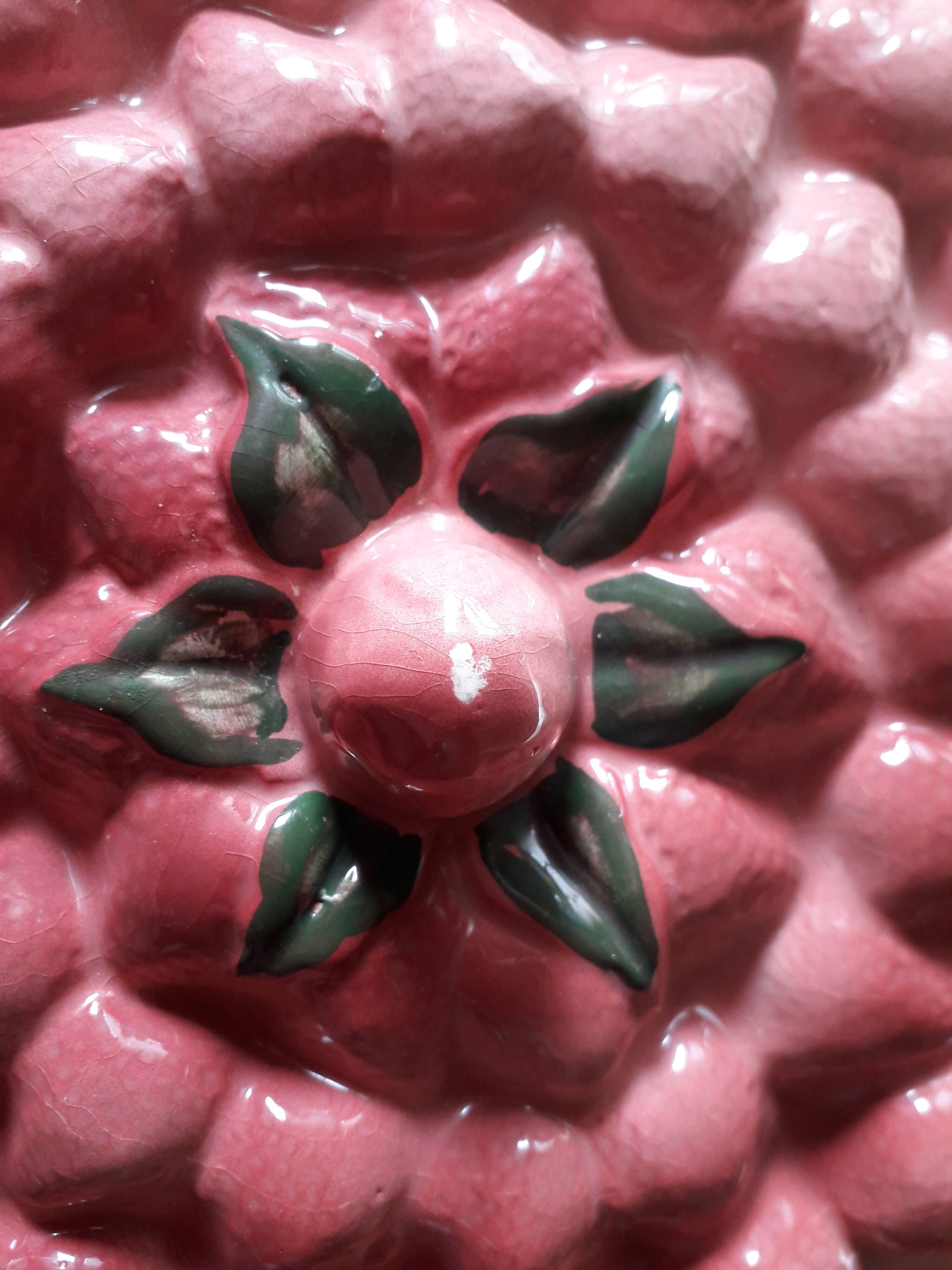 Vintage dessert plate in glazed ceramic with strawberry design, 1950s-1970s.