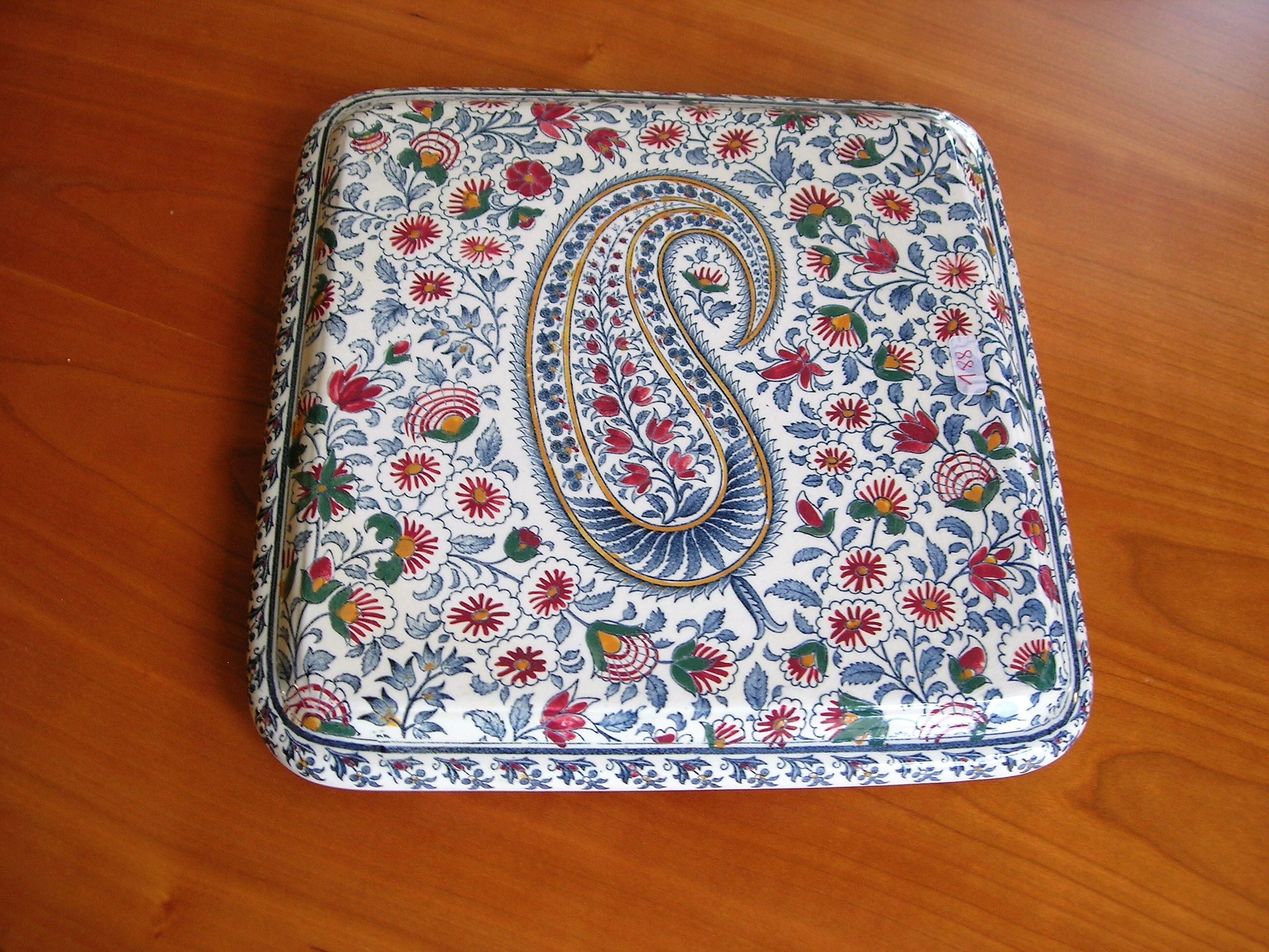 Underside model cashmere earthenware manufacture of Gien