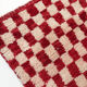 Tapis berbère marocain boujaad écru à carreaux rouges 155x105cm