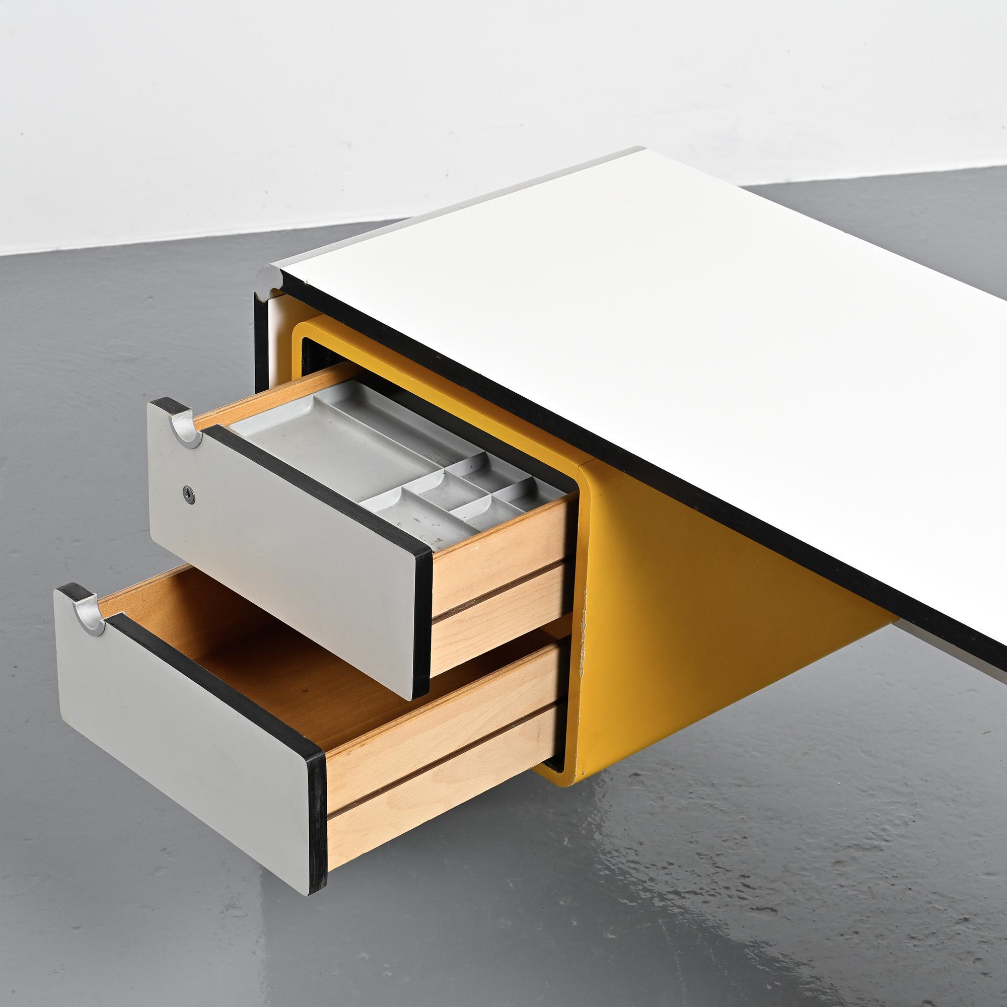 Bureau enfant par Alain Richard pour T.F.M, France, vers 1970