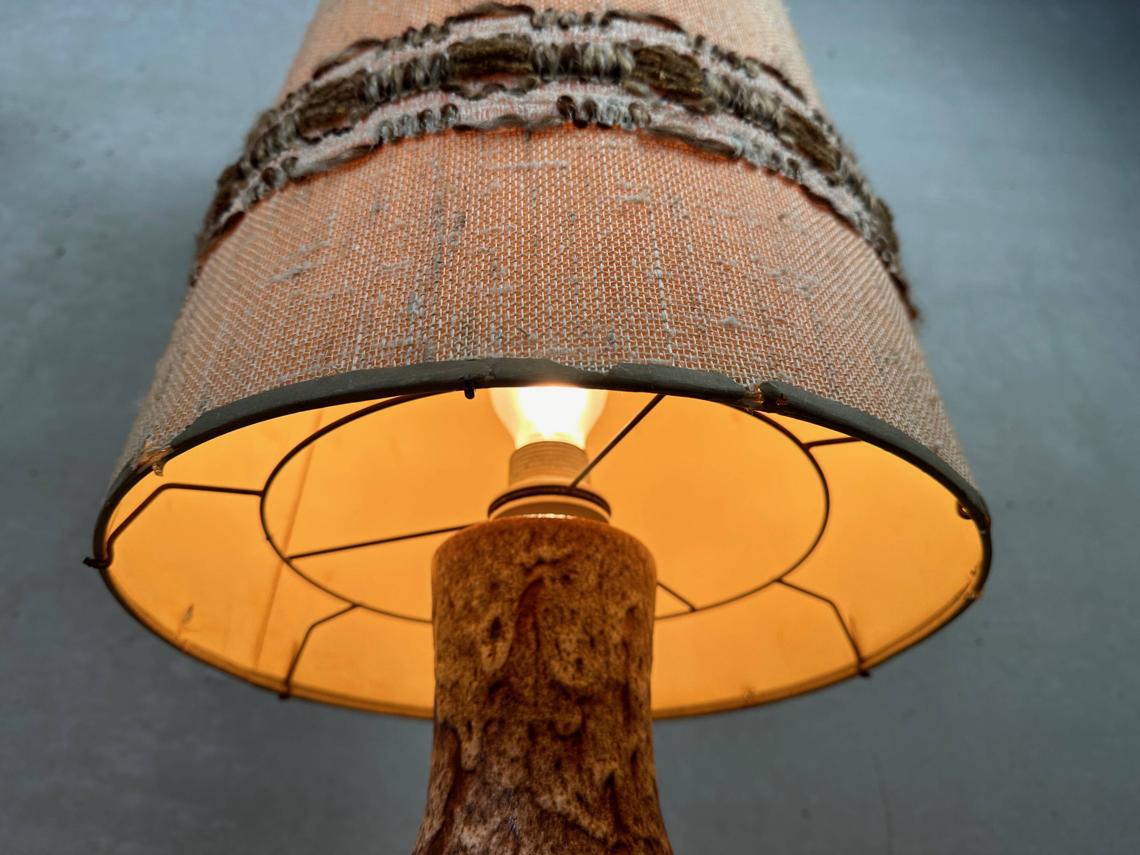 Lampe de sol vintage XL en fat lava – Stein Keramik