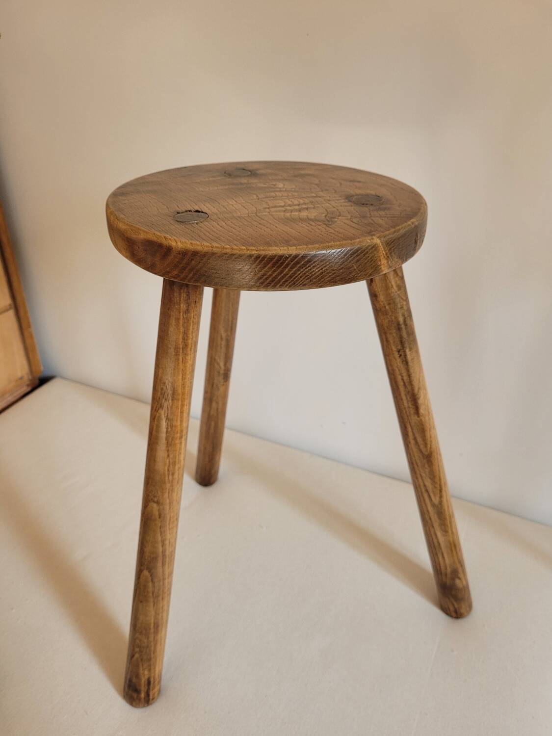 Tabouret tripode