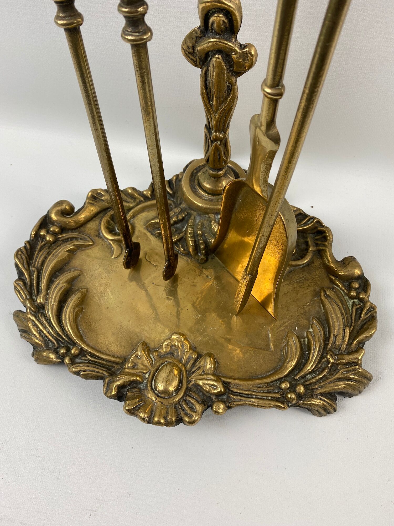 Brass fireplace servant 3 utensils and support