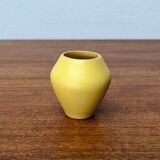 Small minimalist workshop pottery from mid-century in yellow by Bückeburg Keramik, 1960s.