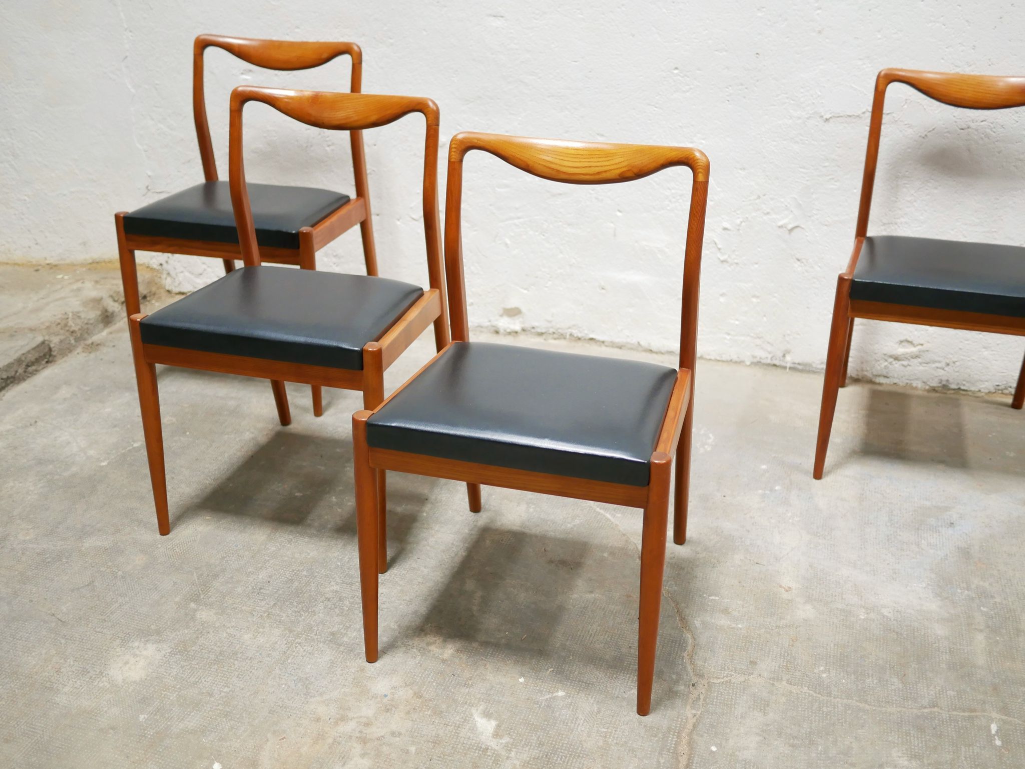 Series of 4 vintage Scandinavian chairs in teak and skaï