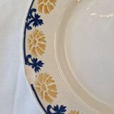 Set of 8 Saint Amandinoise flat plates model 3529