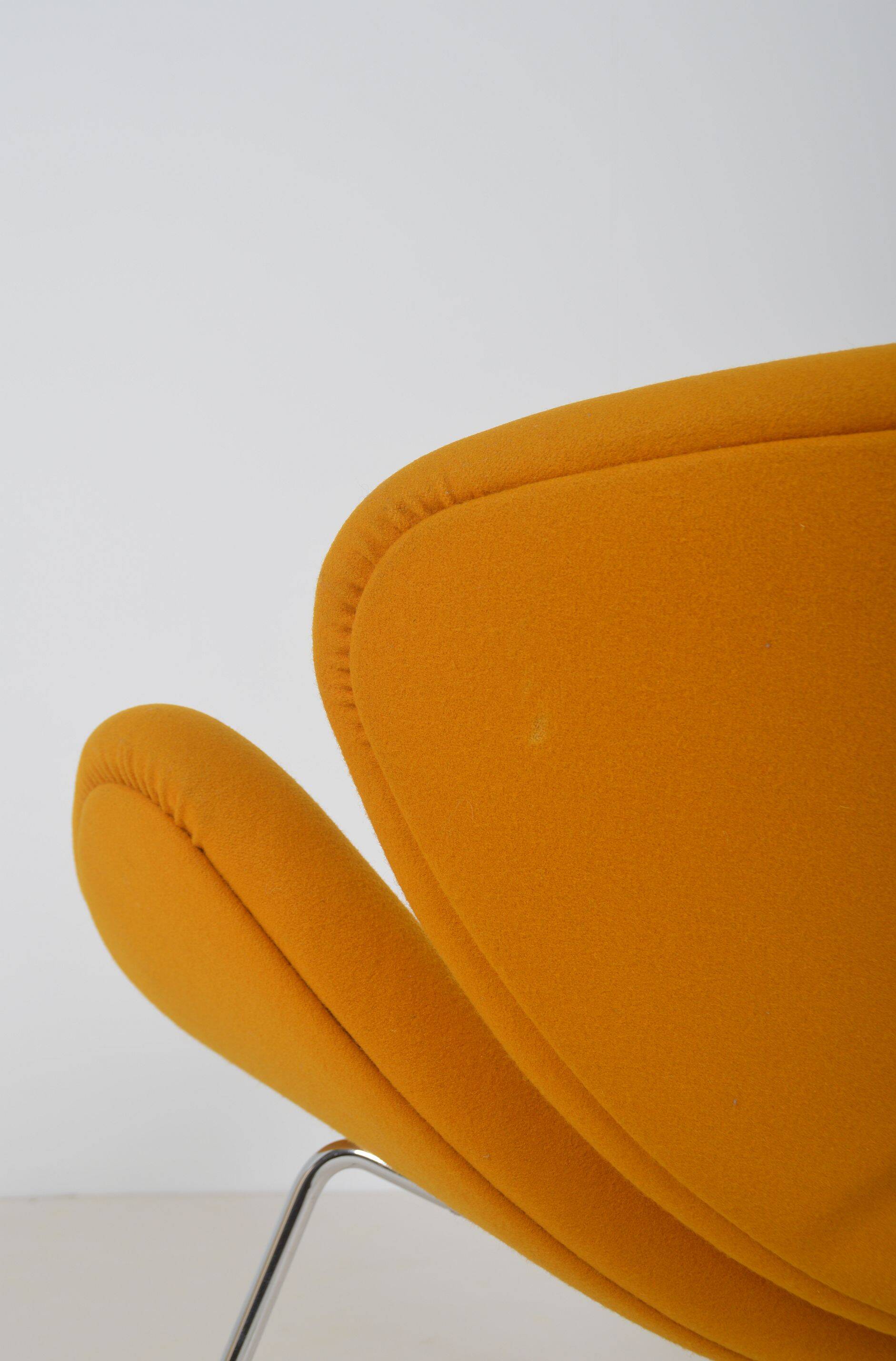 Orange Slice F437 designed by Pierre Paulin for Artifort