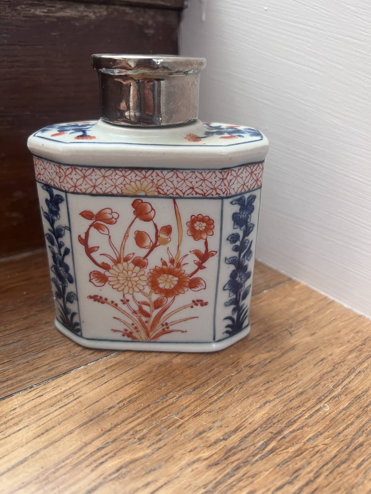 Bottle vase Asian porcelain ceramic