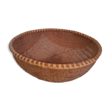 Wicker basket. Rounded.