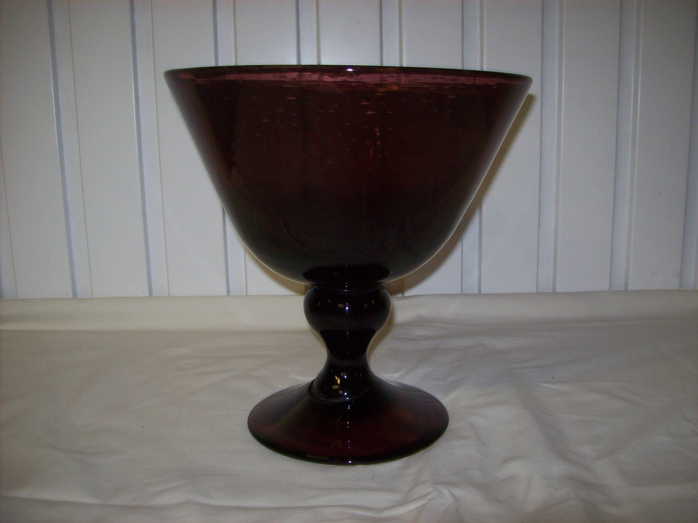 Mouth-blown bubble glass cup