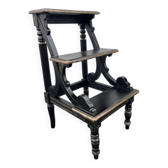 3-step library stepladder