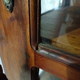 Mahogany column showcase, 1 glass door, 1 drawer, 5 wooden shelves