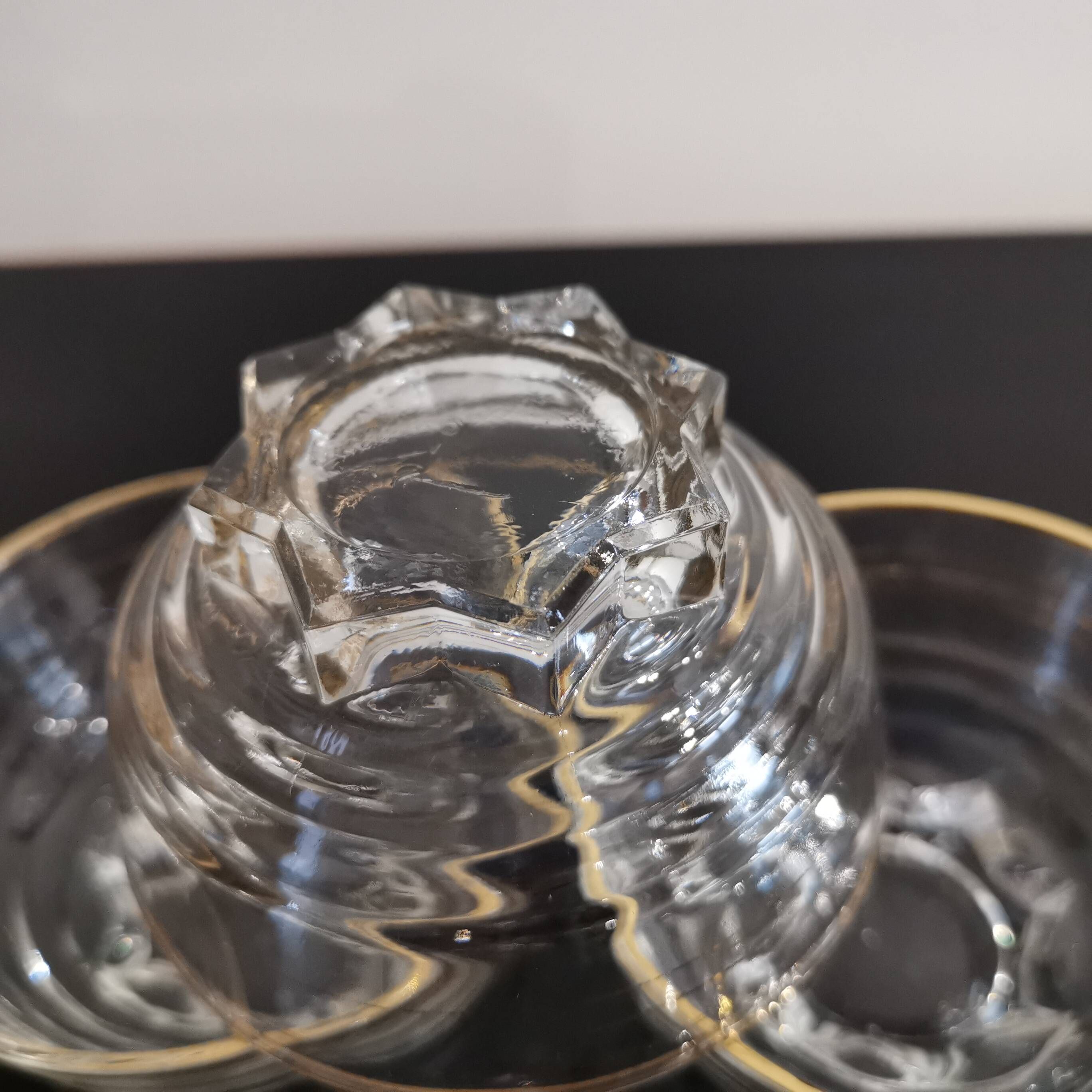 Set of 6 champagne glasses with gold edging and vintage star feet