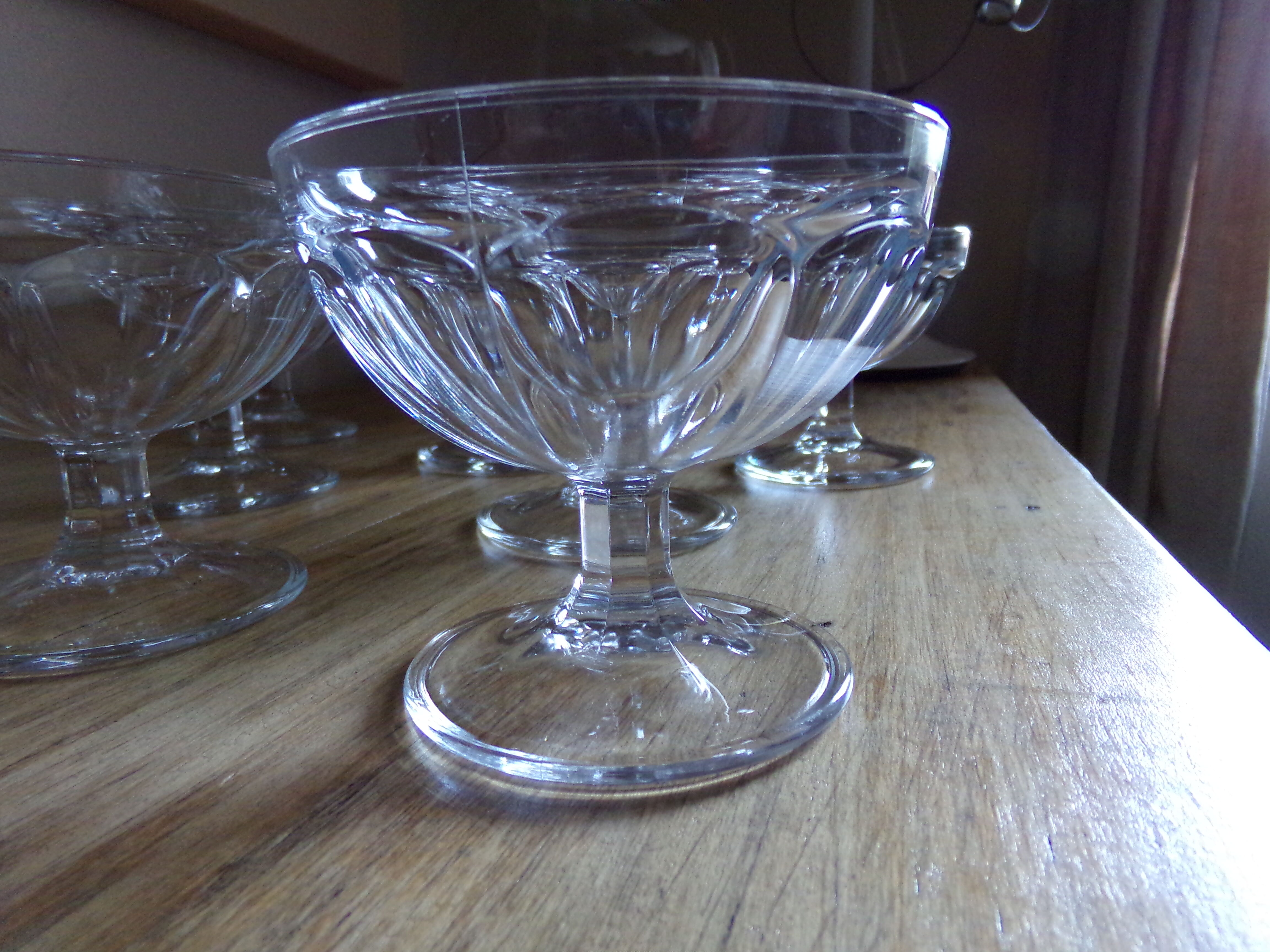 8 dessert or champagne glasses