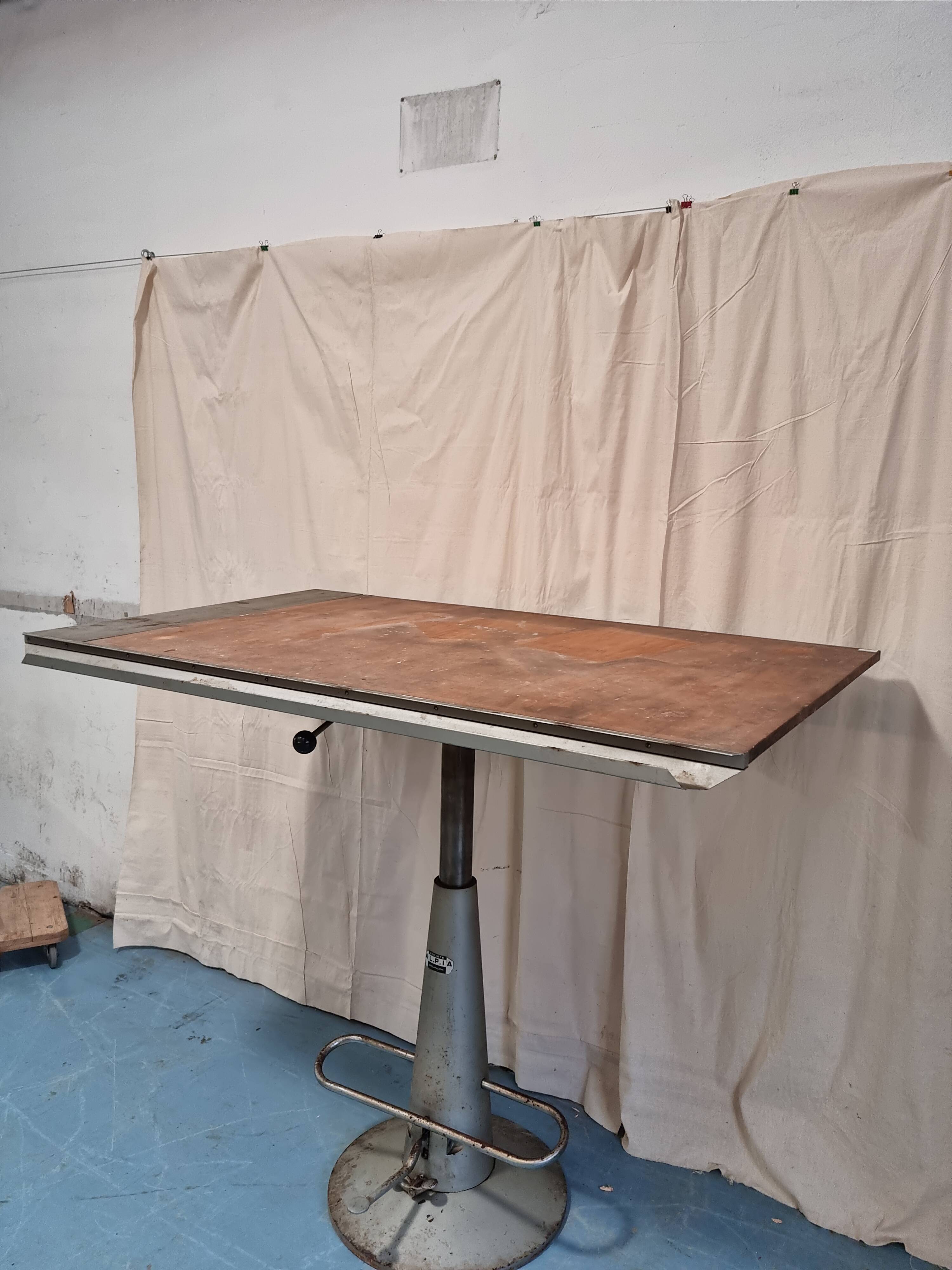 Drafting table