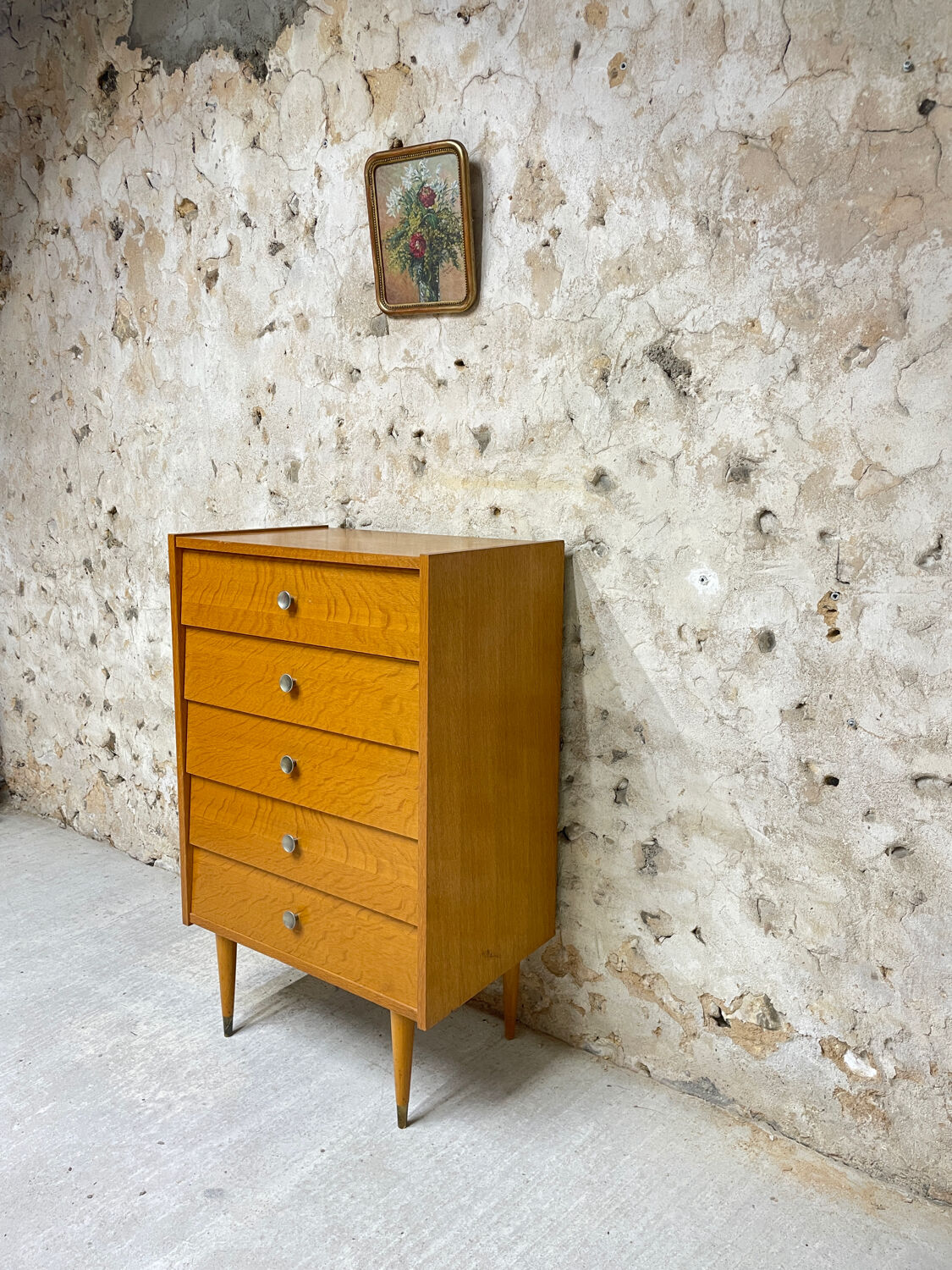 Chest of drawers