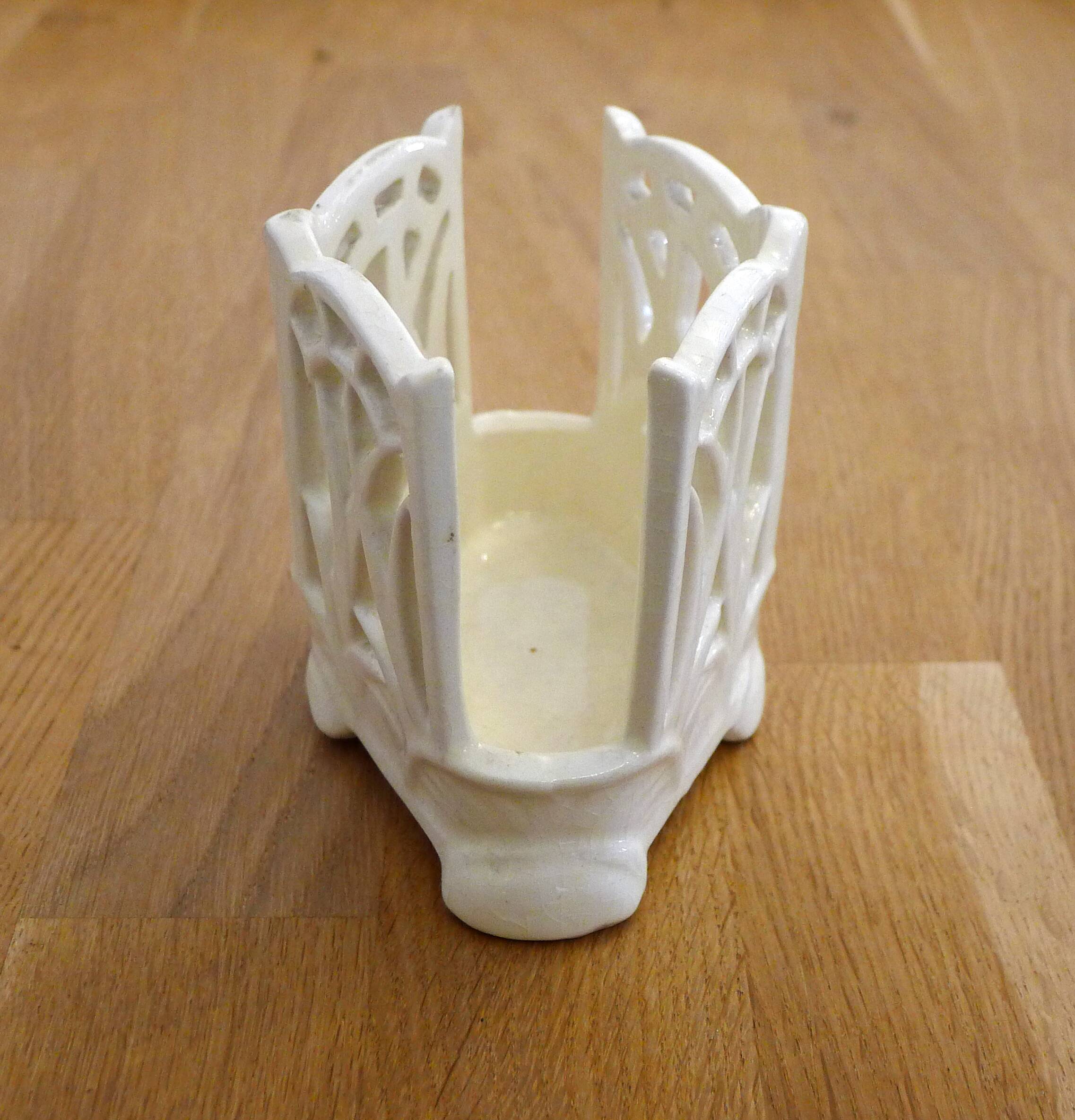 Openwork pot / letter holder in Art Nouveau ceramic
