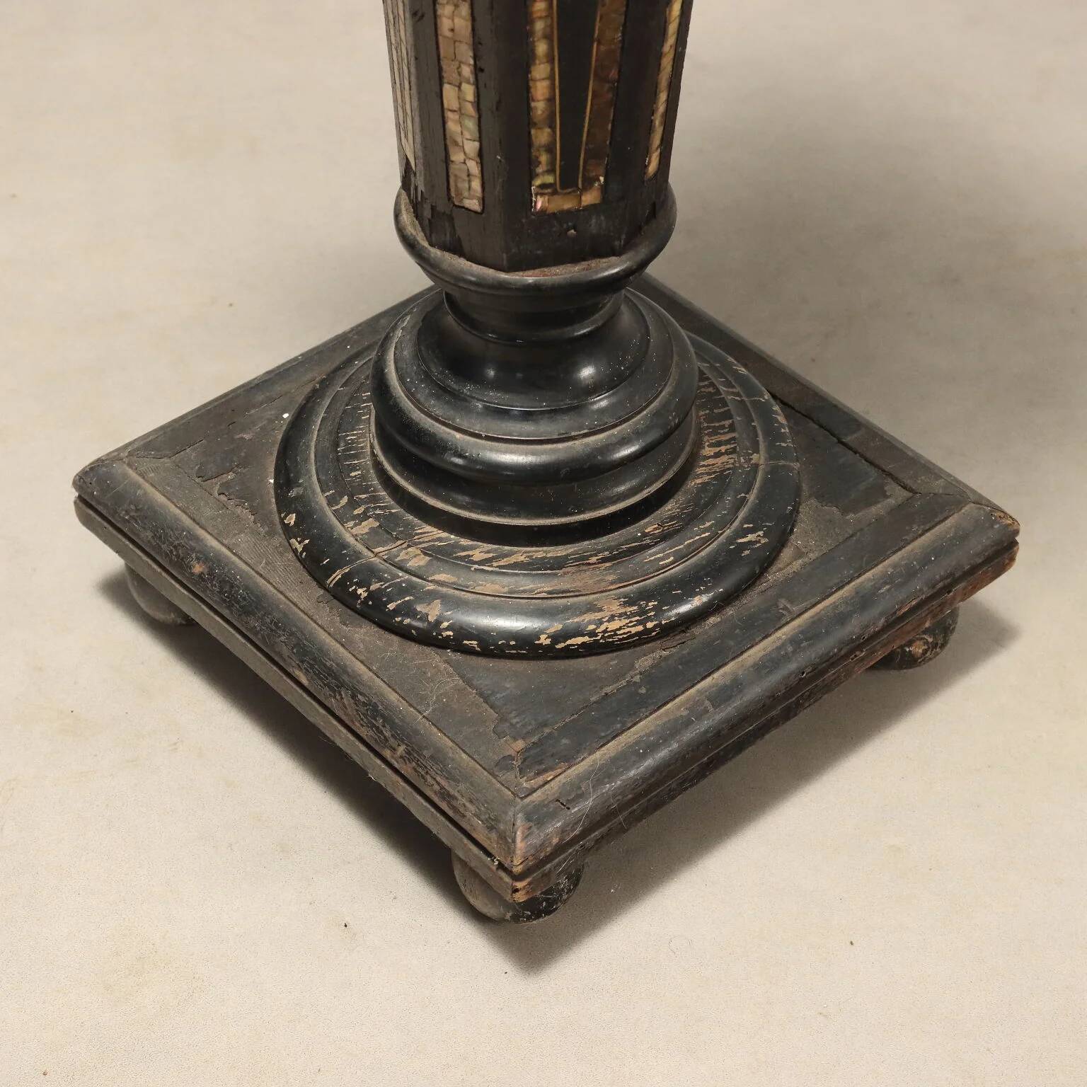 Antique ebonised wood and mother-of-pearl columns, 19th century