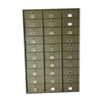 30 metal valve lockers