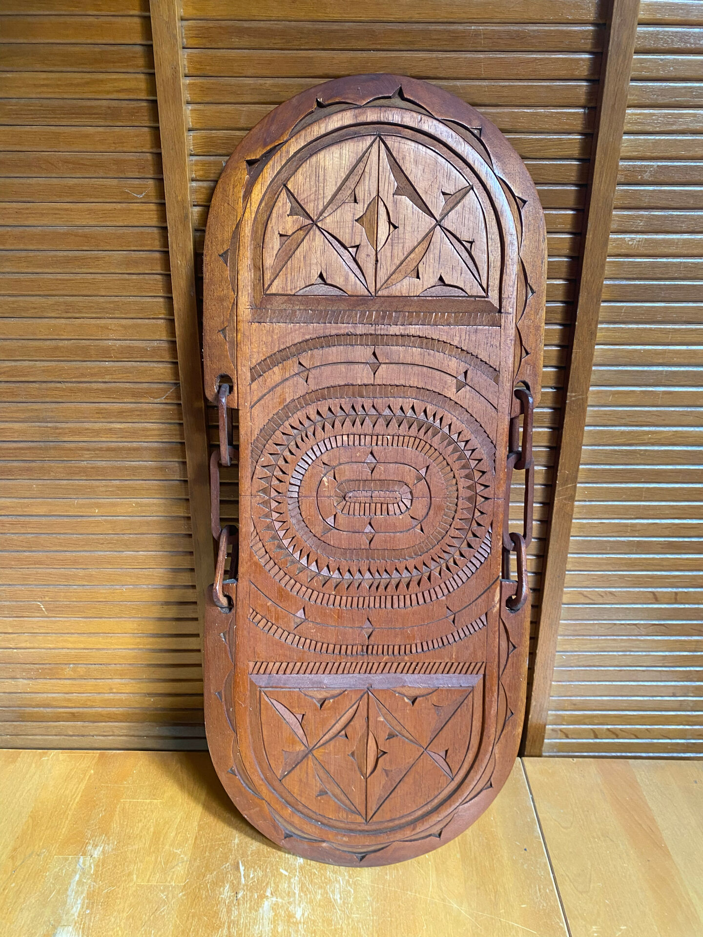 Table Basse Ancienne Guyane Bois Exotique Sculpté Pieds Pliables Vinta