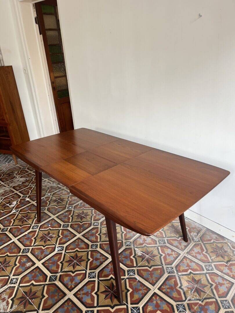 'Milaan' extendable dining table – L. Van Teeffelen for WEBE