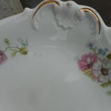 Plat en porcelaine à décor de fleurs