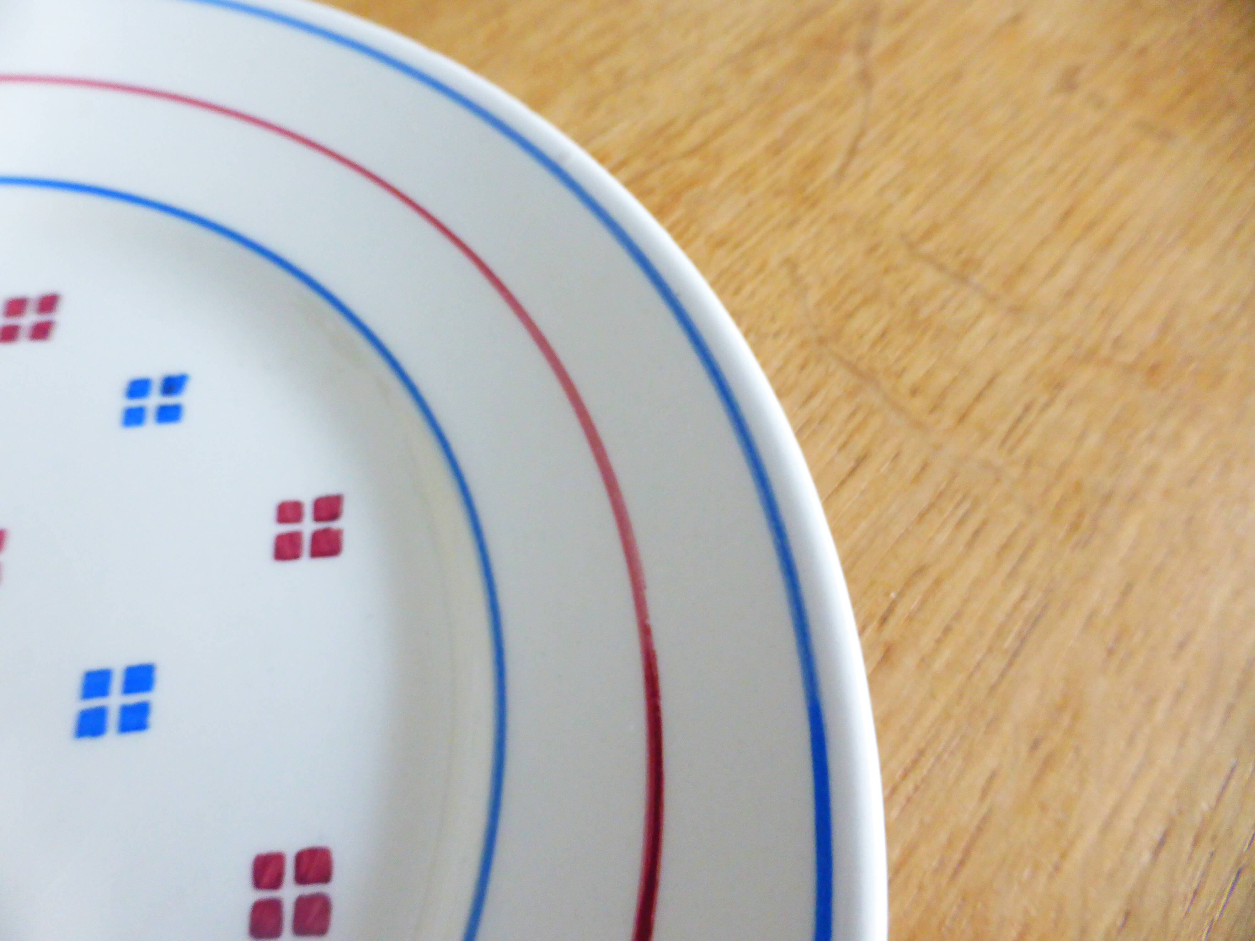 1 K&G Luneville dessert plate, madeleine model 221217