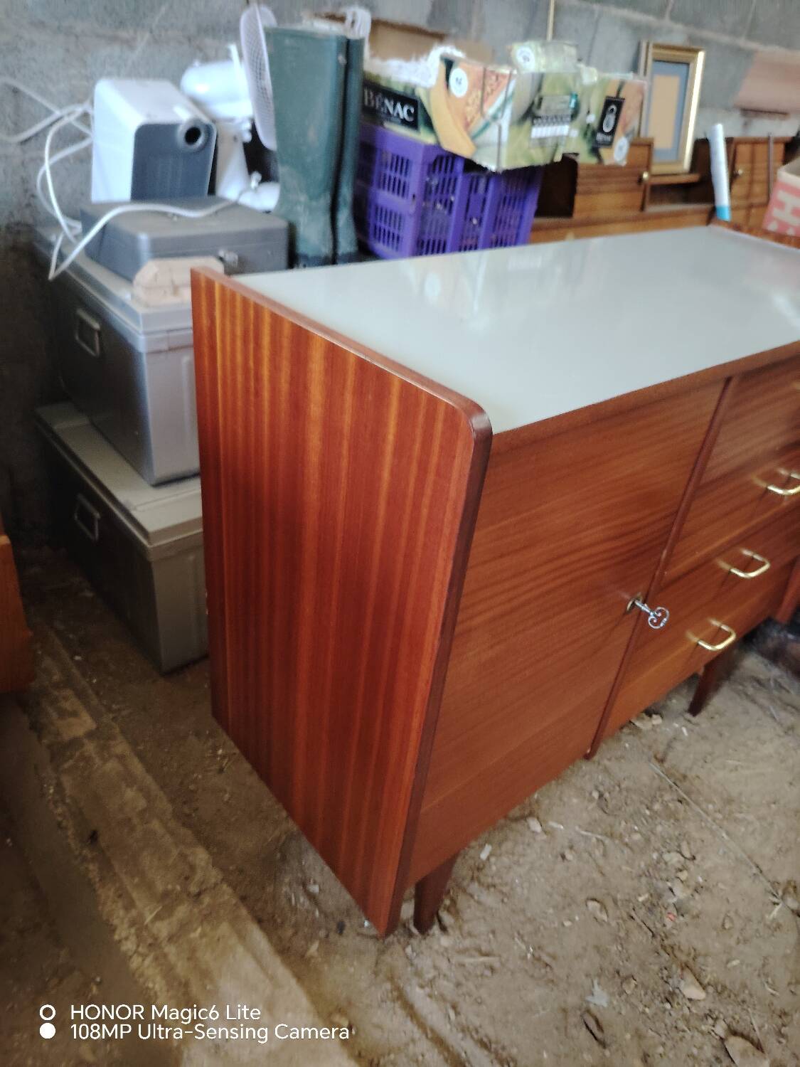 Commode asymétrique