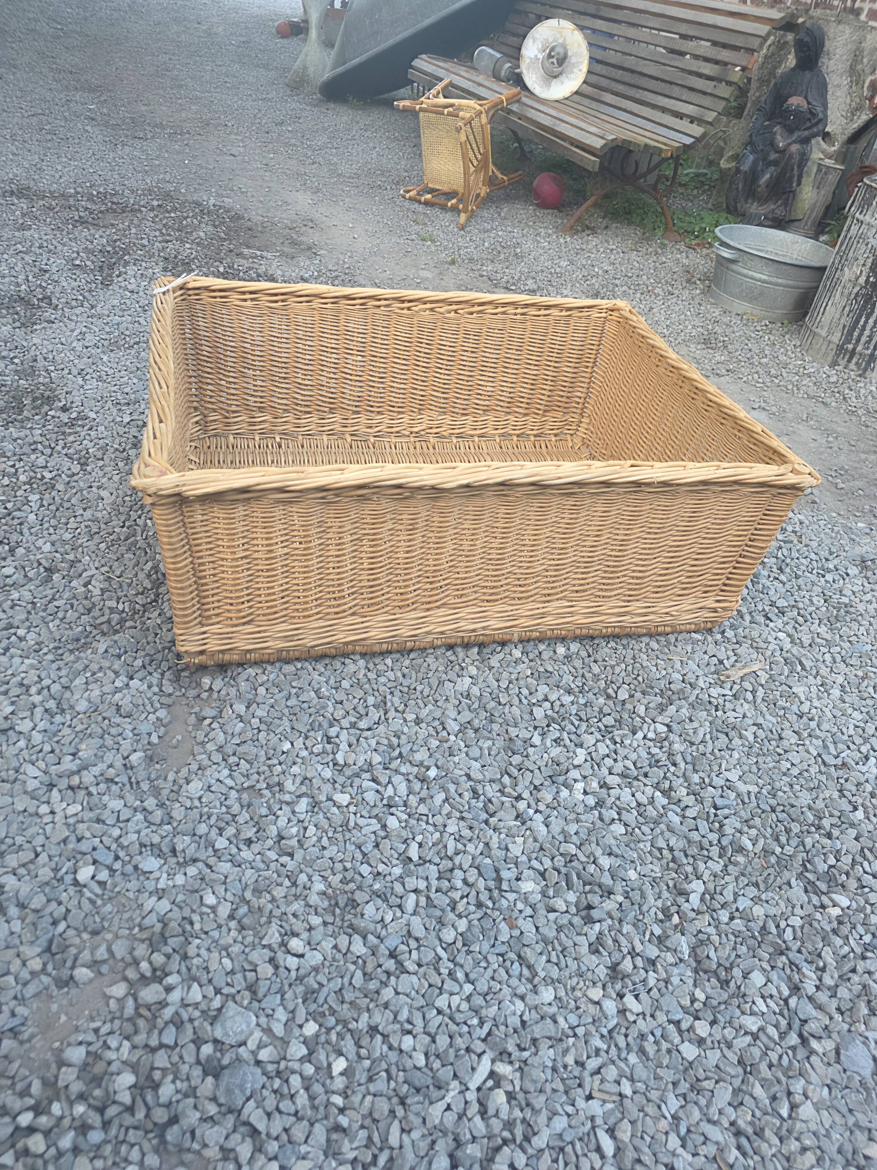 Panier en osier grand modèle