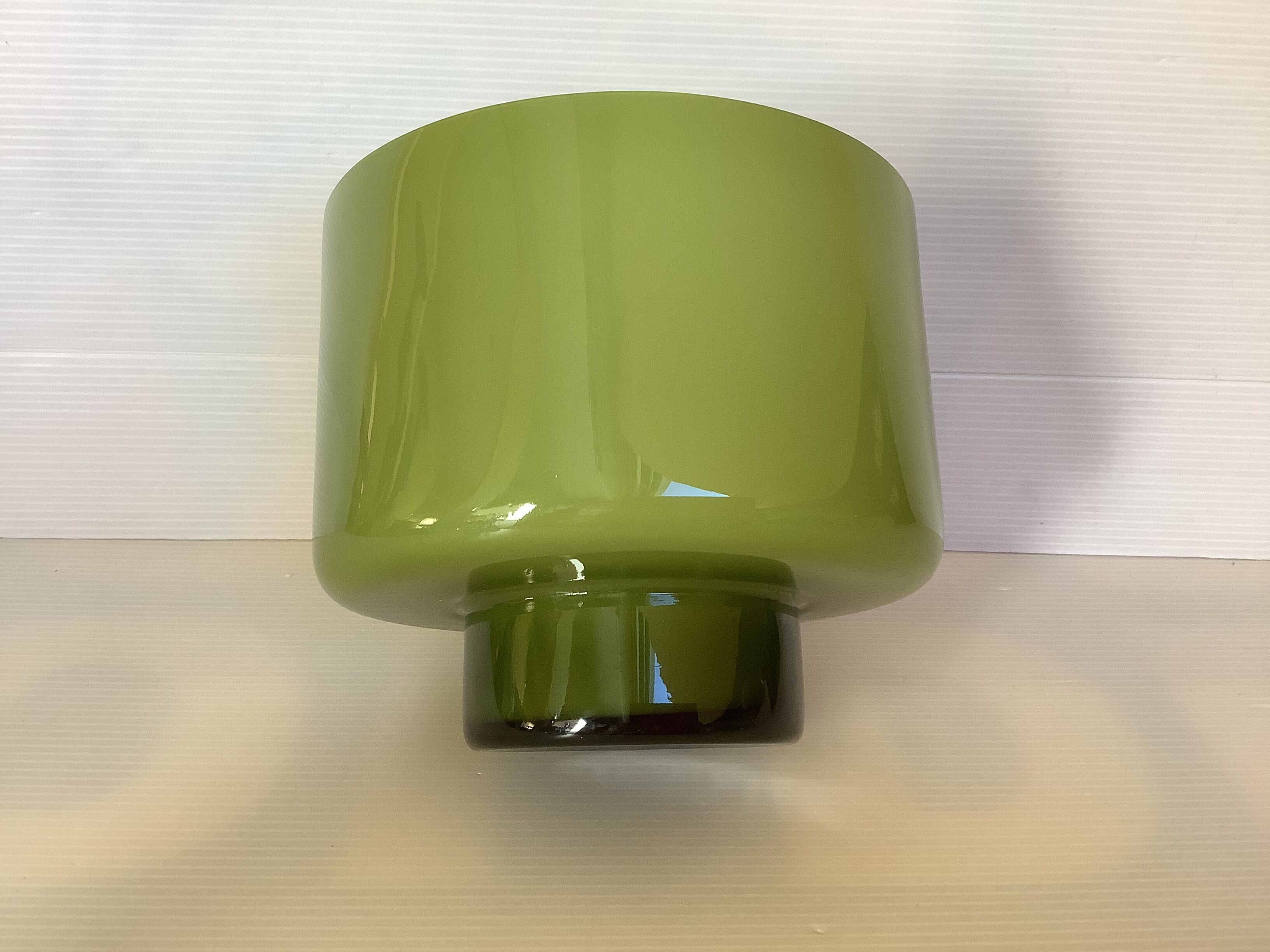 Empty pot cover pocket green glass paste