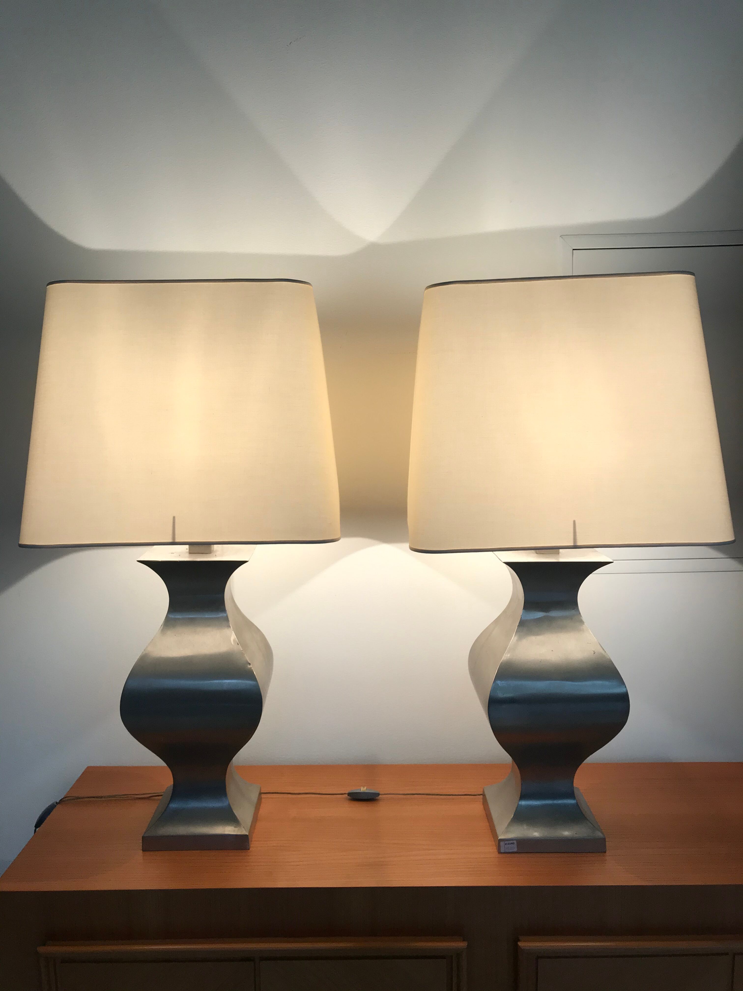 Paire de lampes en métal 1970