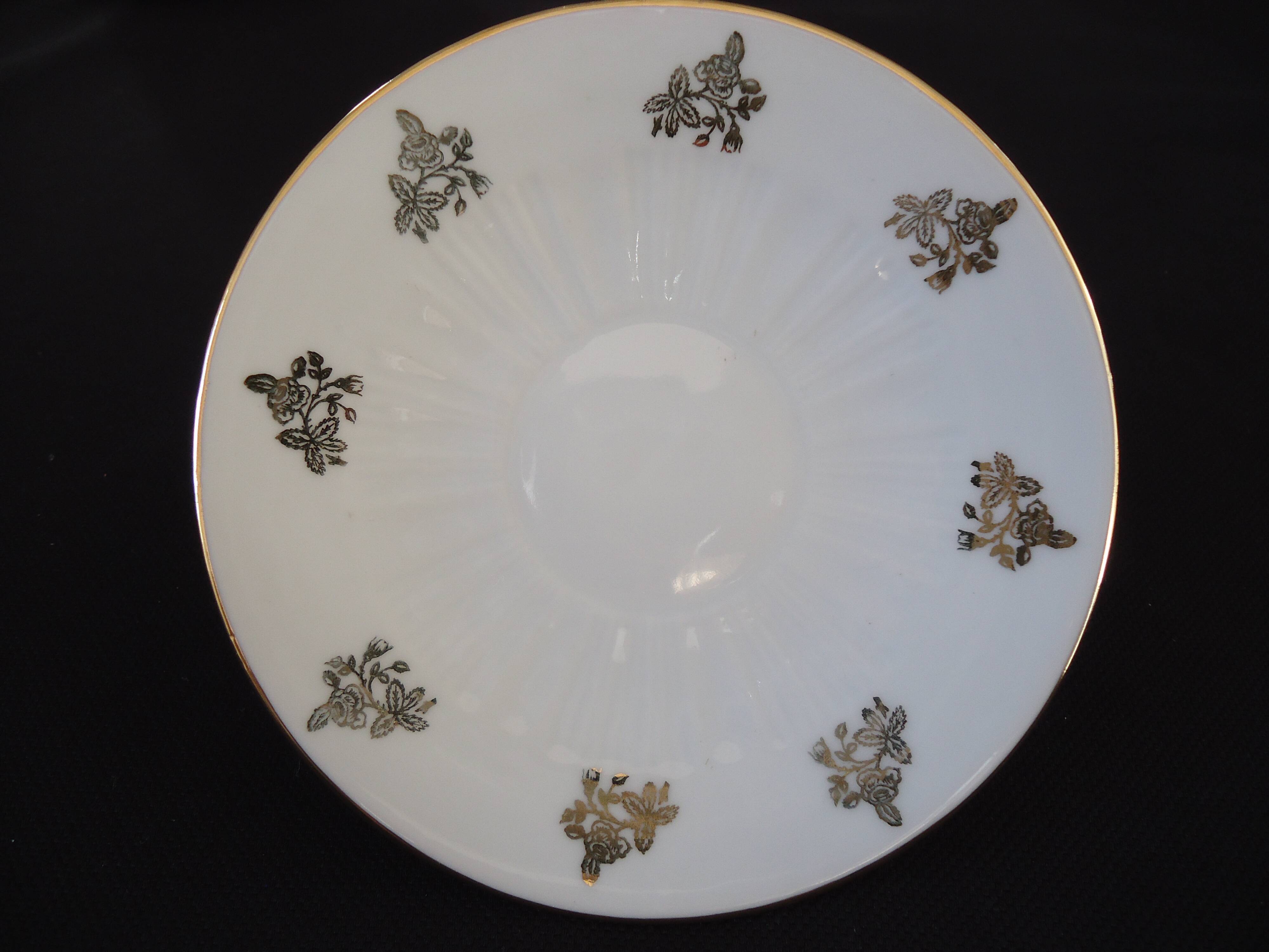 6 tasses à café et sous-tasses en porcelaine fine Art Déco