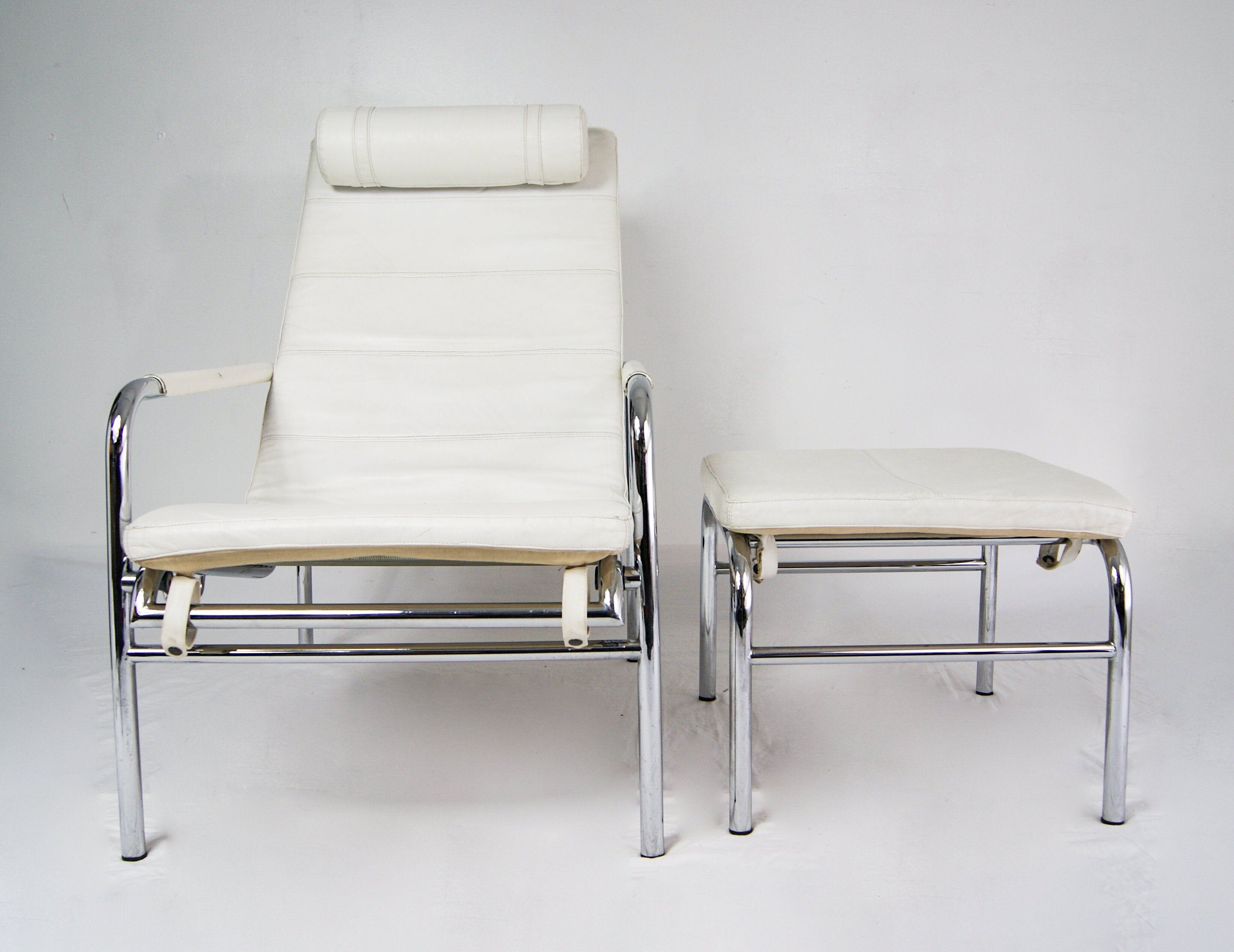 Leather armchair and footstool 'Genni' by Gabriele Mucchi For Zanotta