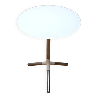 Obil Pillar Pedestal Table, Materia