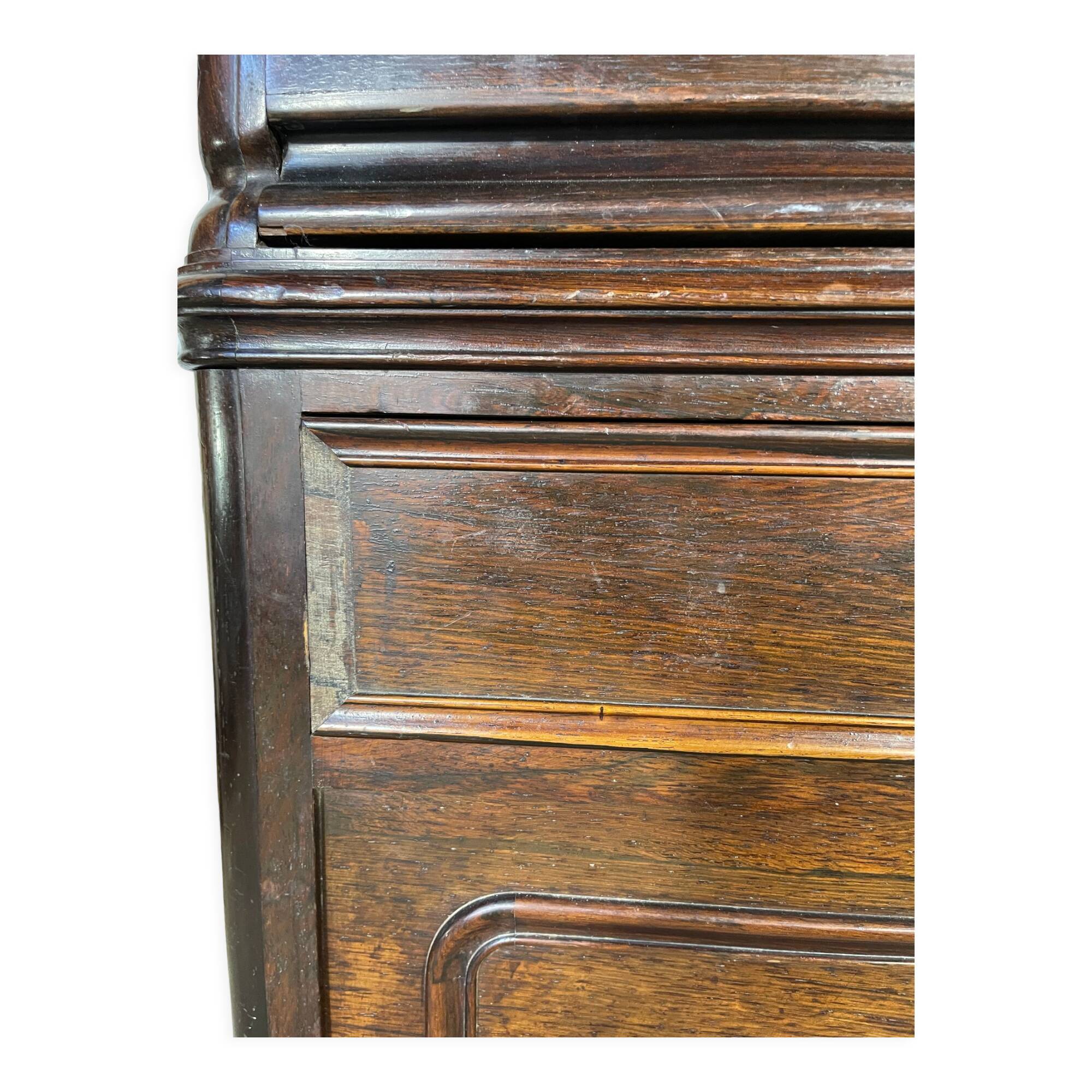 Railway chest of drawers