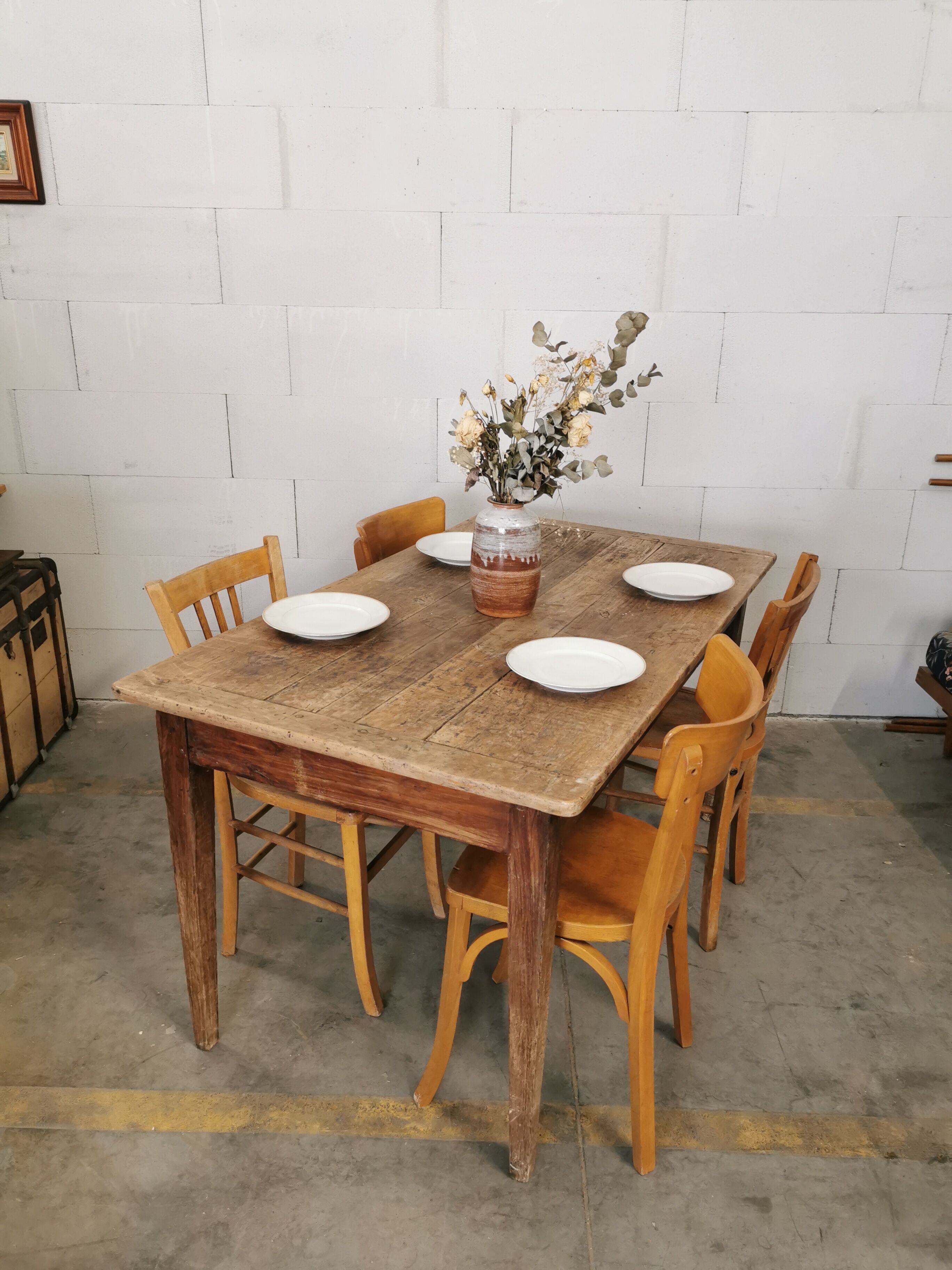 Farm table 4 to 6 people