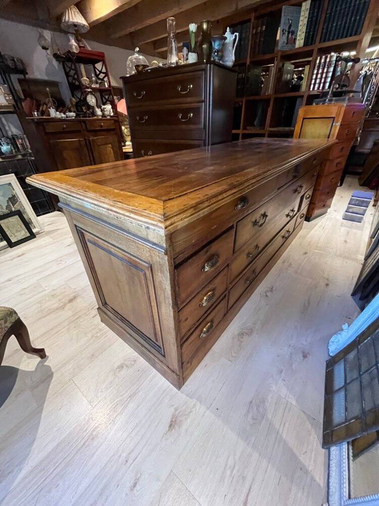 Fine draper's furniture from the late 19th to early 20th century.