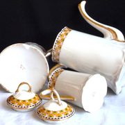 Art Deco coffee service in Limoges porcelain, 23 pieces.