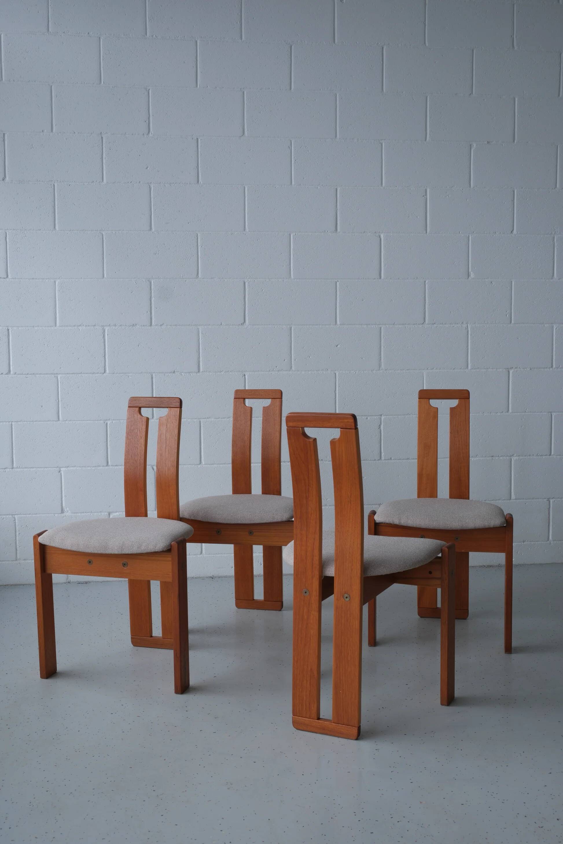 4 chaises 'Tellus' en teck conçues par Torstein Nilsen pour A. Huseby & Co, vers 1980