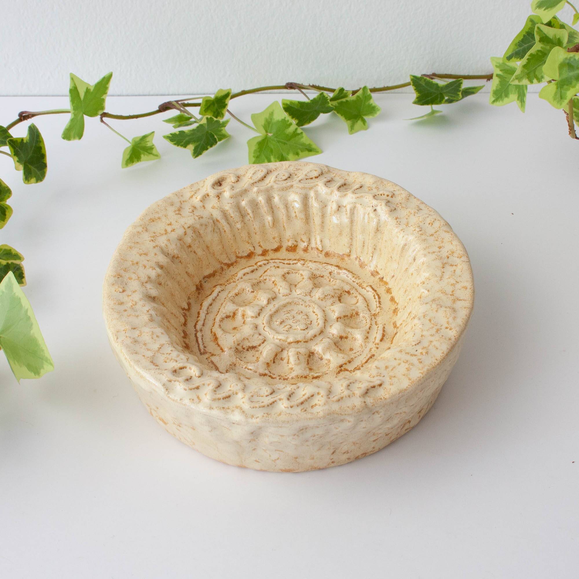 1970s Beige Textured Ceramic Ashtray from Aleluia
