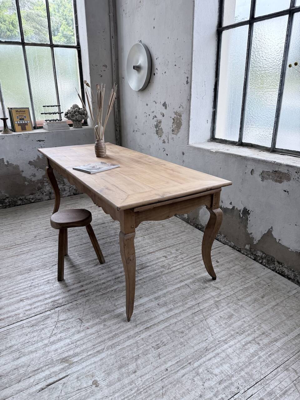 Farm table cherry wood with curved legs, 19th century.