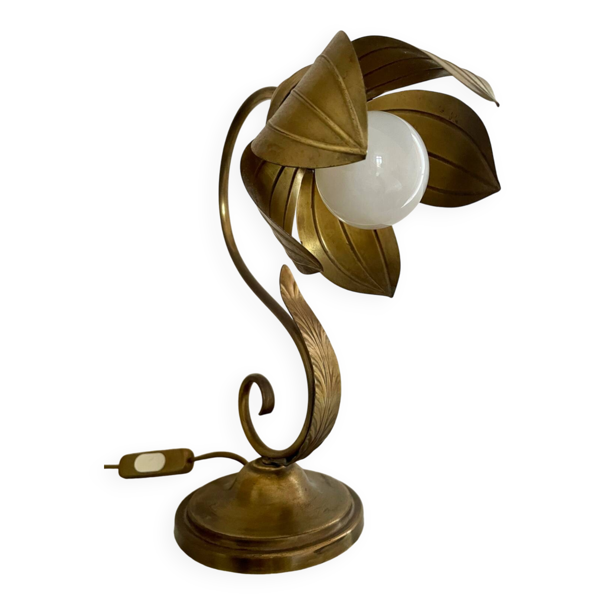 Brass flower lamp