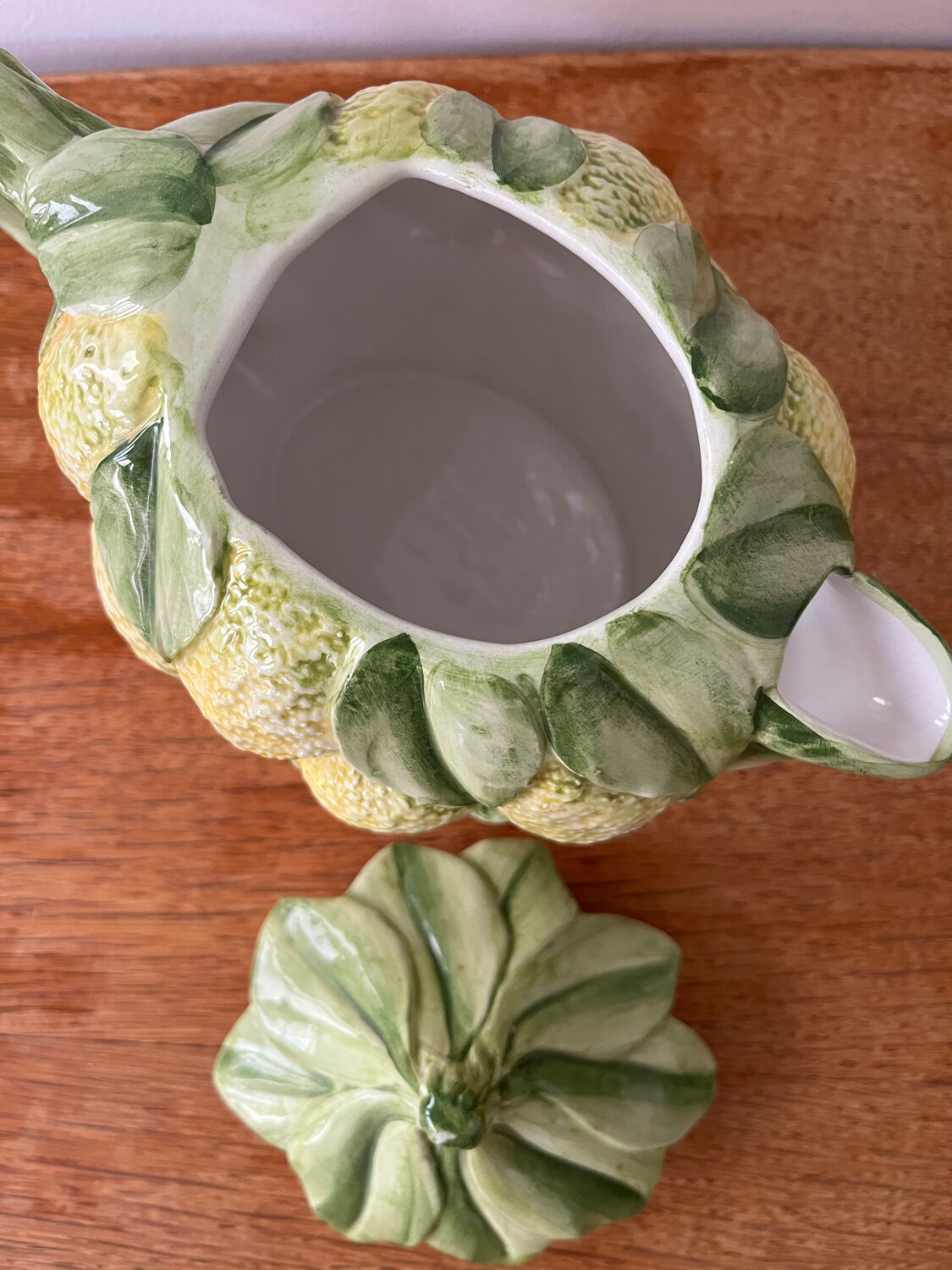 Teapot lemon pattern